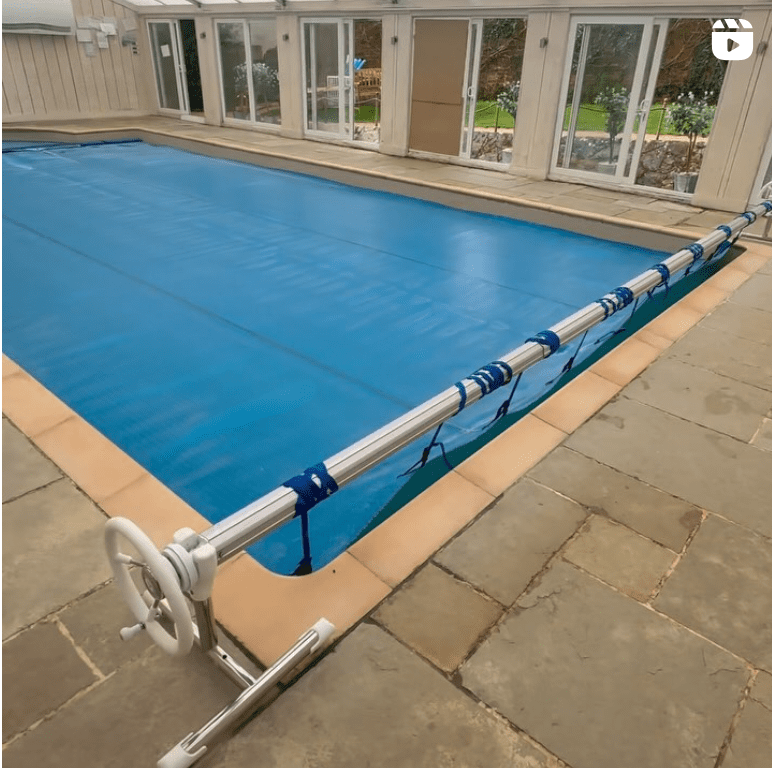 pool Jetwashing and cleaning garden flags